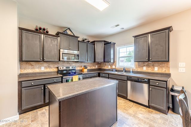 211 Merin Height Road, Jacksonville, NC 28546