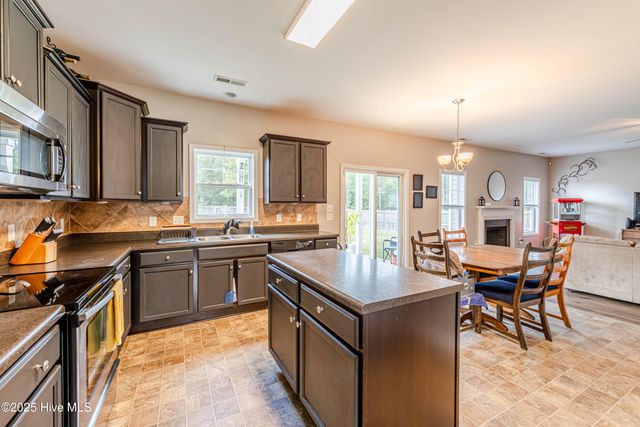 211 Merin Height Road, Jacksonville, NC 28546