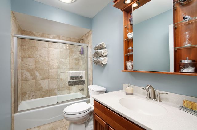 1408 S New Wilke Road 2-B, Arlington Heights, IL 60005
