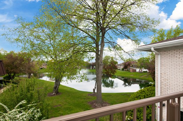 1408 S New Wilke Road 2-B, Arlington Heights, IL 60005