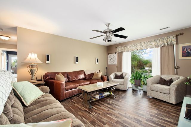 1408 S New Wilke Road 2-B, Arlington Heights, IL 60005