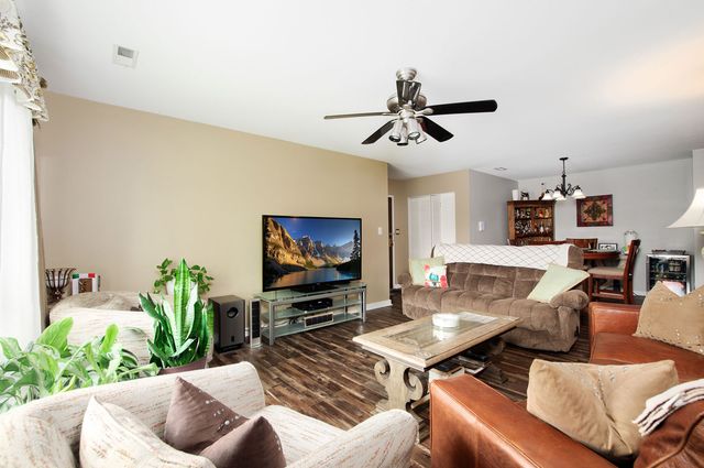 1408 S New Wilke Road 2-B, Arlington Heights, IL 60005