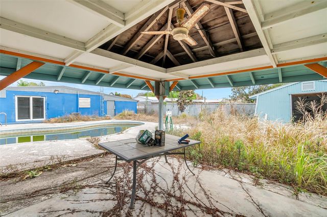 803 Palm Avenue, Fort Pierce, FL 34982