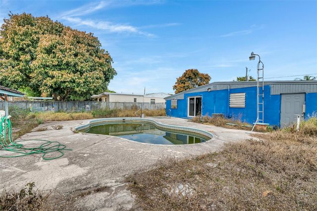 803 Palm Avenue, Fort Pierce, FL 34982