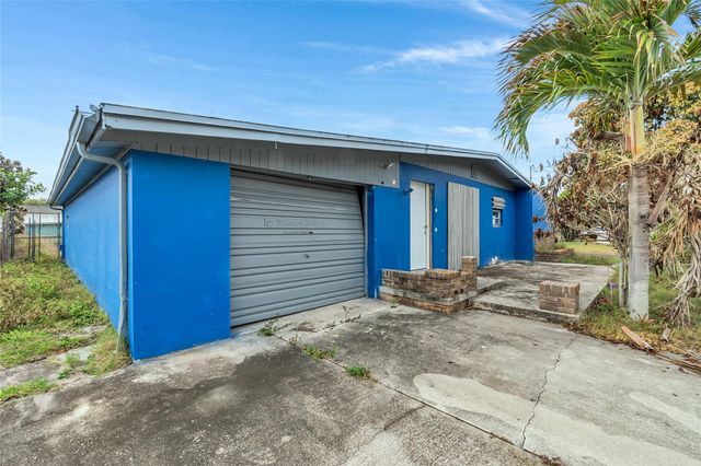 803 Palm Avenue, Fort Pierce, FL 34982