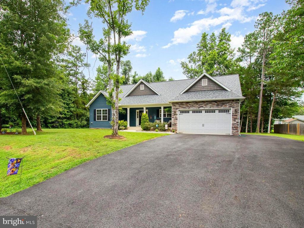 422 POCAHONTAS DR, Ruther Glen, VA 22546