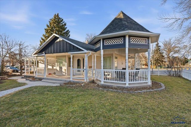 745 8th Street, Spearfish, SD 57783