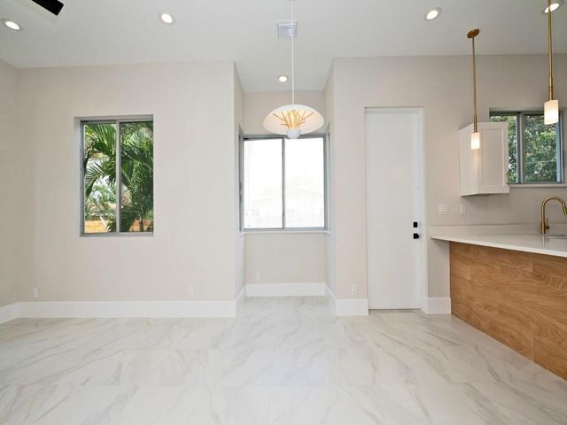 560 NW 12th Street, Fort Lauderdale, FL 33311