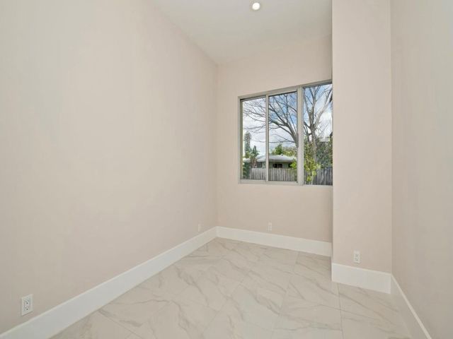 560 NW 12th Street, Fort Lauderdale, FL 33311