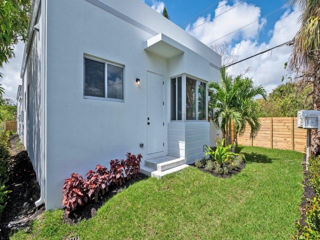 560 NW 12th Street, Fort Lauderdale, FL 33311
