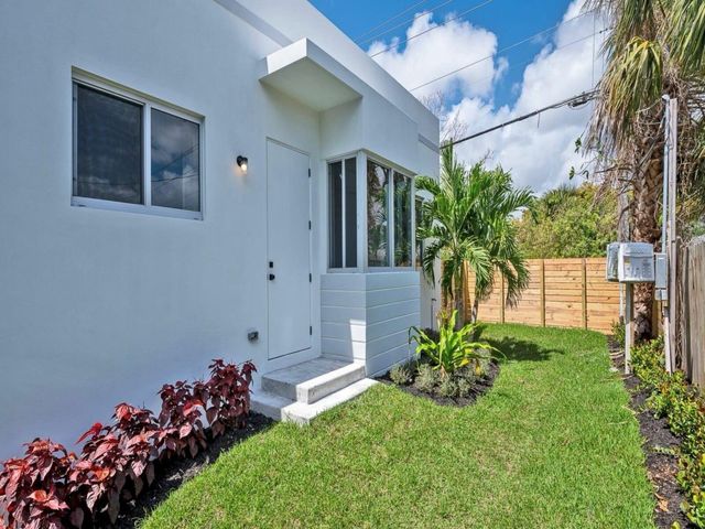 560 NW 12th Street, Fort Lauderdale, FL 33311
