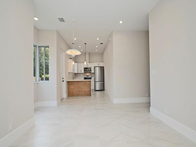 560 NW 12th Street, Fort Lauderdale, FL 33311