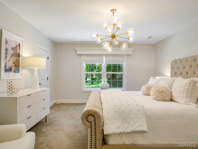 3025 Sunset Hills Boulevard S, Edwardsville, IL 62025