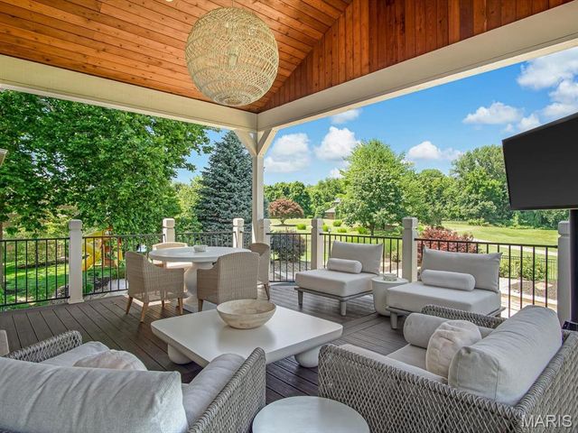 3025 Sunset Hills Boulevard S, Edwardsville, IL 62025