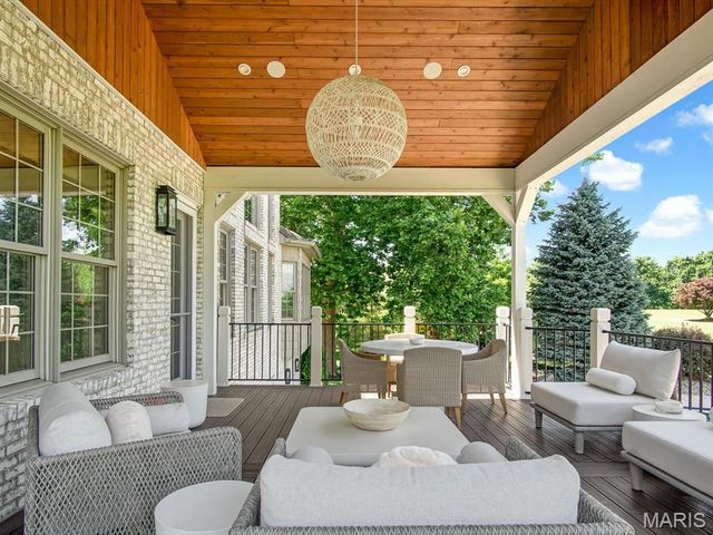 3025 Sunset Hills Boulevard S, Edwardsville, IL 62025
