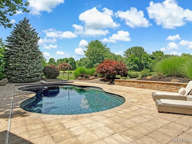 3025 Sunset Hills Boulevard S, Edwardsville, IL 62025