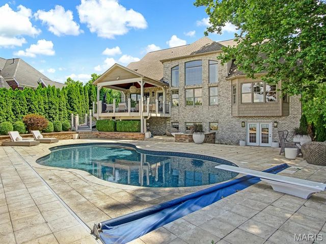 3025 Sunset Hills Boulevard S, Edwardsville, IL 62025