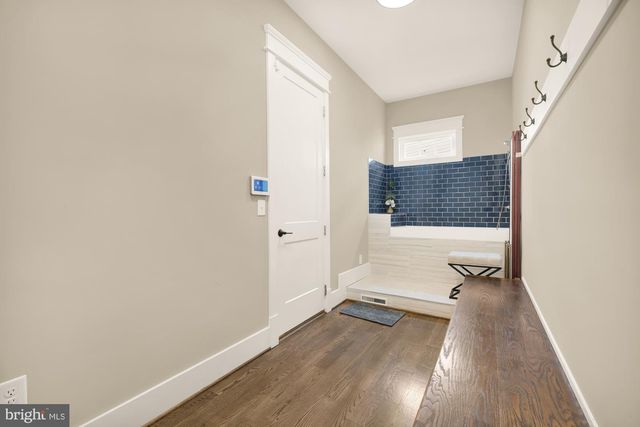 10602 OAK PL, Fairfax, VA 22030