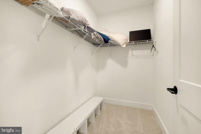 10602 OAK PL, Fairfax, VA 22030