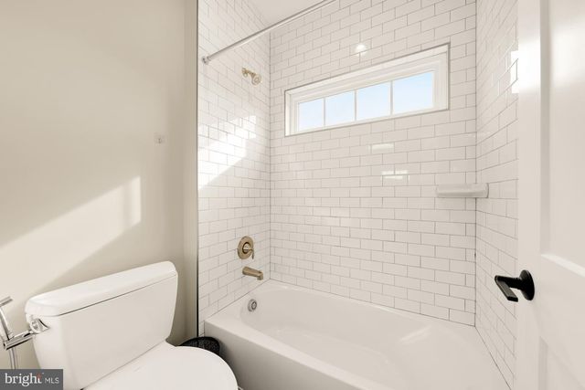 10602 OAK PL, Fairfax, VA 22030