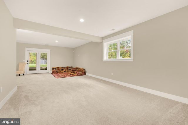 10602 OAK PL, Fairfax, VA 22030