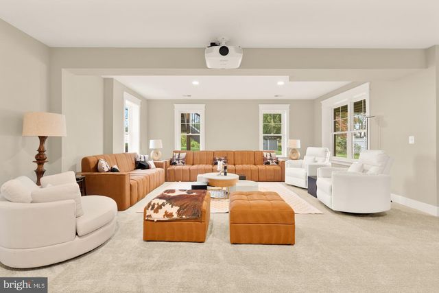 10602 OAK PL, Fairfax, VA 22030