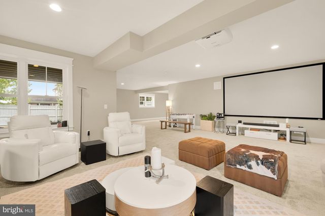 10602 OAK PL, Fairfax, VA 22030