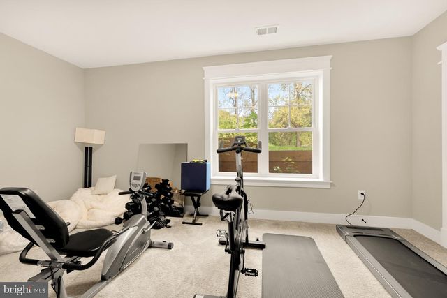 10602 OAK PL, Fairfax, VA 22030