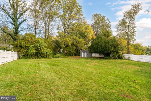 10602 OAK PL, Fairfax, VA 22030