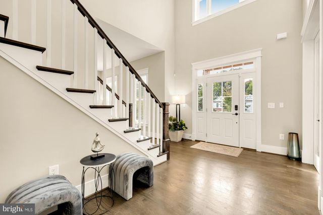 10602 OAK PL, Fairfax, VA 22030