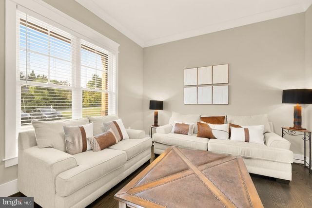 10602 OAK PL, Fairfax, VA 22030