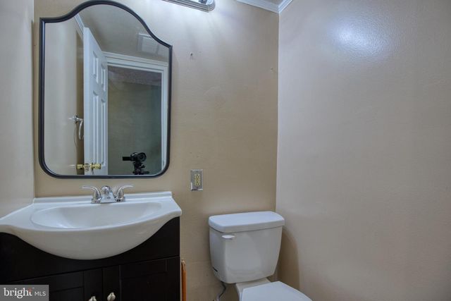 306 CENTRE AVE, Jeffersonville, PA 19403