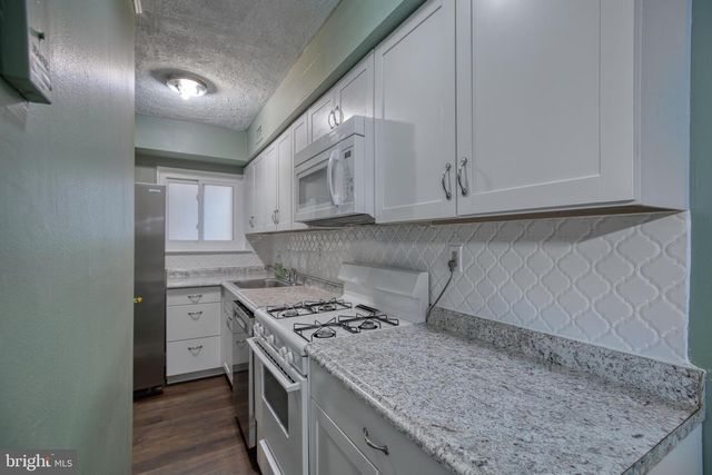 306 CENTRE AVE, Jeffersonville, PA 19403