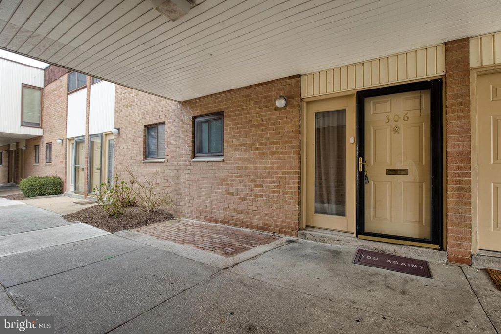 306 CENTRE AVE, Jeffersonville, PA 19403