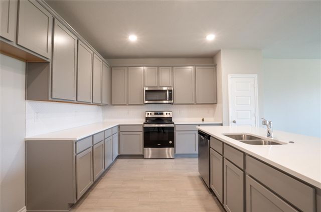 951 Hurstwood Drive, Van Alstyne, TX 75495