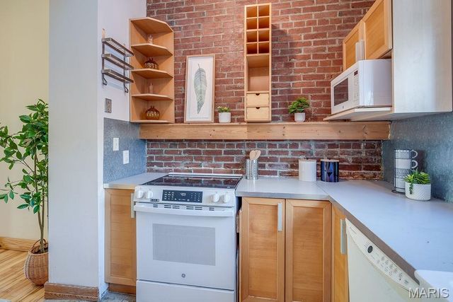 1021 Lafayette Avenue, St Louis, MO 63104