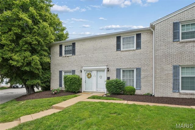4020 Paule Avenue, St Louis, MO 63125