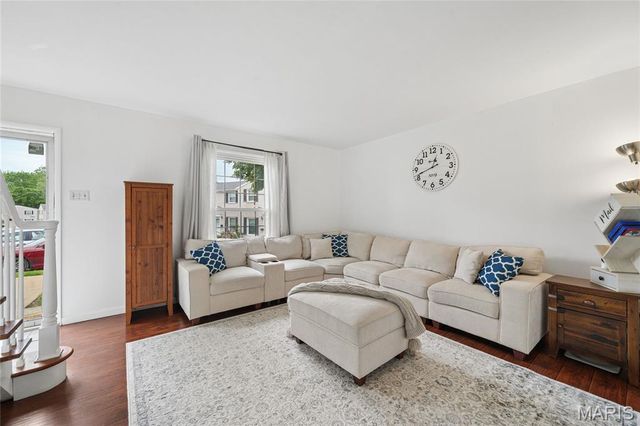 4020 Paule Avenue, St Louis, MO 63125