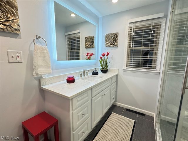 7374 Youngstown Pittsburgh Road, Poland, OH 44514