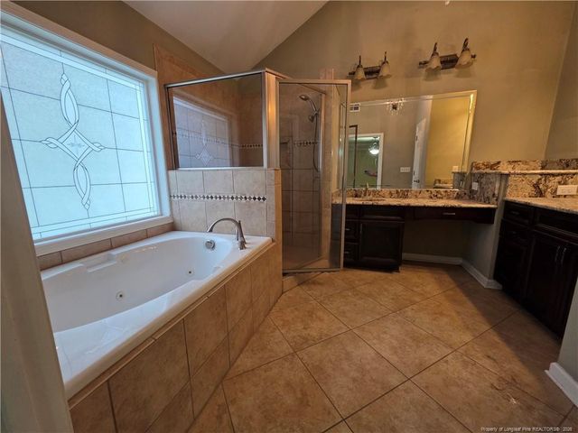 399 Admiral Drive, Fayetteville, NC 28303