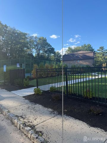 124 Beverly Hills Terrace a, Woodbridge Proper, NJ 07095