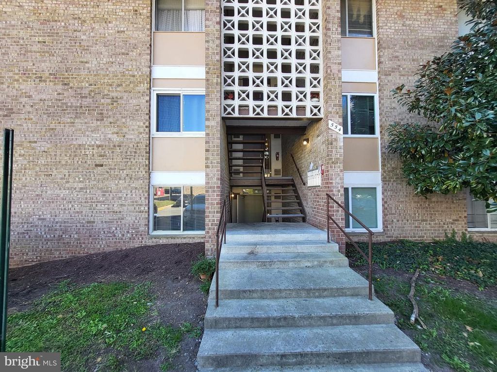 554 WILSON BRIDGE DR #6755 B-1, Oxon Hill, MD 20745