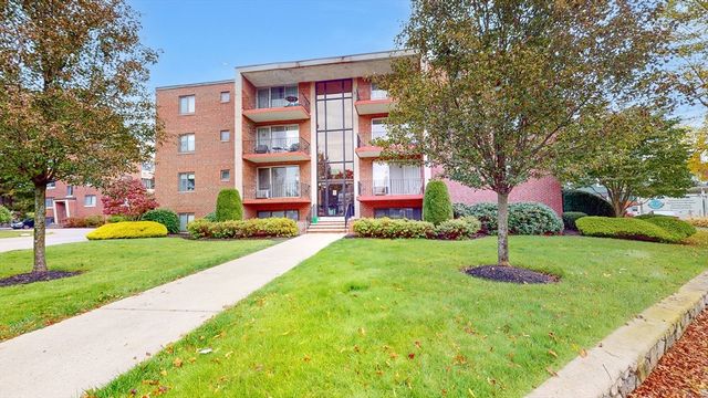 175 W. Wyoming Ave. 38, Melrose, MA 02176