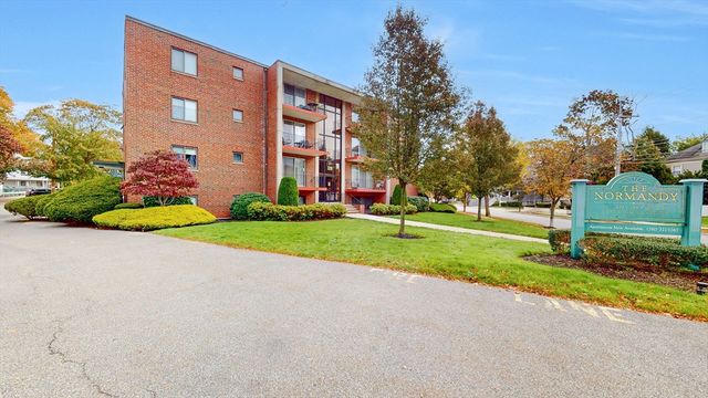 175 W. Wyoming Ave. 38, Melrose, MA 02176