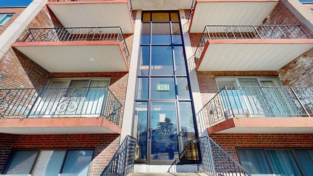 175 W. Wyoming Ave. 38, Melrose, MA 02176