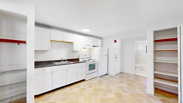 175 W. Wyoming Ave. 38, Melrose, MA 02176