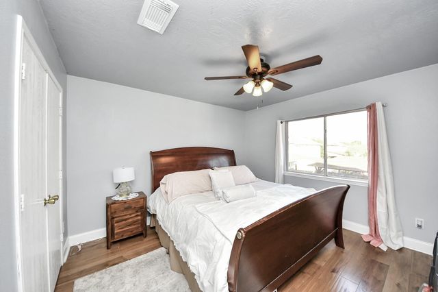 13019 Lindenloch Lane, Houston, TX 77085