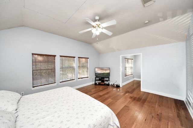 13019 Lindenloch Lane, Houston, TX 77085