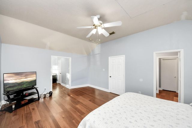 13019 Lindenloch Lane, Houston, TX 77085