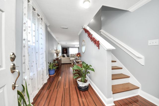 13019 Lindenloch Lane, Houston, TX 77085